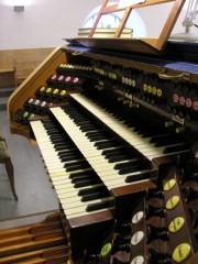 Autre vue de la console de l'orgue. Cliché personnel