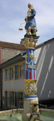 Fontaine de la Justice, Boudry. Cliché personnel