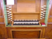 Orgue Callinet de Villaz-St-Pierre, la console en fenêtre. Cliché personnel