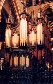 Cathédrale de Lincoln, façade du Grand Orgue côté choeur. Crédit: //pipedreams.publicradio.org/