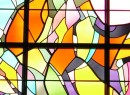 Détail d'un vitrail de l'église catholique de Colombier. Cliquer sur l'image pour l'agrandir