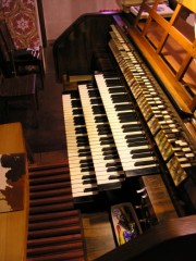 Vue de la console de l'orgue. Cliché personnel