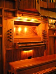 Vue de la console de l'orgue. Cliché personnel