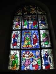 Eglise d'Ins, autre vitrail de P. Zehnder. Cliché personnel