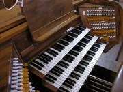 Vue de la console de l'orgue de l'église catholique de Saignelégier. Cliché personnel