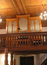 Une dernière vue de l'orgue Kuhn de Vauffelin. Cliché personnel