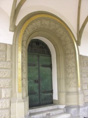 Une porte de style Art Nouveau. Cliché personnel