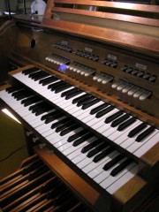 Vue de la console de l'orgue. Cliché personnel