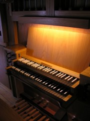 Vue de la console de l'orgue. Cliché personnel