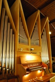 La Montre de l'orgue en tribune (Positif de dos non visible). Cliché personnel