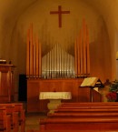 Une vue de l'orgue Genève SA du Temple de Ballens (1957). Cliché personnel (avril 2009)