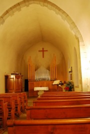 Autre vue de la nef et de l'orgue. Cliché personnel