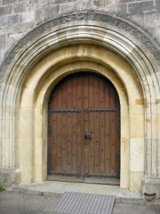 Porte romane de Temple de Bevaix. Cliché personnel