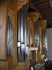 Façade de l'orgue Wälti en cours de relevage (2006). Cliché personnel