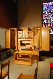 Vue de l'orgue de la Chapelle, volets démontés pour montrer la mécanique. Cliché personnel