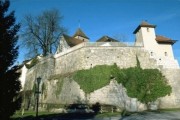 Les murailles fortifiées d'Aarberg. Cliché personnel