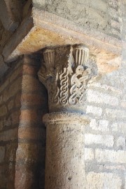 Chapiteau dans le cloître. Cliché personnel