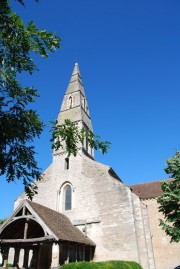 Vue de l'église St-Nicolas de Beaune. Cliché personnel (juin 2009)