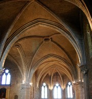 Vue des voûtes de l'église St-Nicolas (13ème s.). Cliché personnel