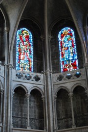 Deux vitraux des fenêtres hautes du choeur. Cliché personnel