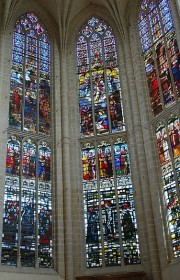 Autres détails des verrières du choeur. Cliché personnel