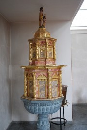 Vue des fonts baptismaux (remontant à 1681). Cliché personnel