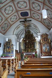 Vue intérieure de la nef en direction du choeur. Cliché personnel