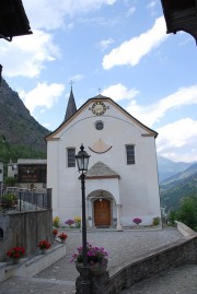 Une dernière vue de l'église depuis la rue montante. Cliché personnel