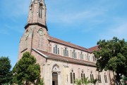 Une dernière vue de l'église d'Ensisheim. Cliché personnel (en août 2009)