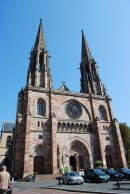 Vue de l'église catholique d'Obernai. Cliché personnel (août 2009)