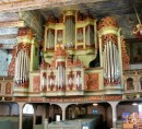 Un orgue Wilde (1599), Arp Schnitger (1682), restauré par J. Ahrend (à Lüdingworth en Allemagne). Crédit: //de.wikipedia.org/