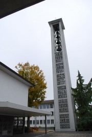 Vue extérieure de l'église cathol. de Langenthal. Cliché personnel (fin oct. 2009)