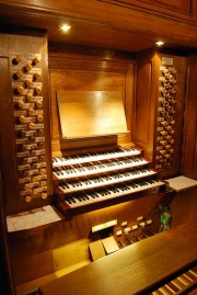 Vue de la console du Grand Orgue (en 2009). Cliché personnel