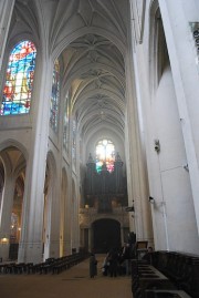 Vue intérieure en direction du Grand Orgue des Couperin. Cliché personnel