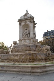 Vue de la fontaine de St-Sulpice, Paris. Cliché personnel