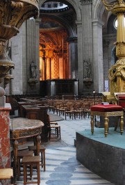 Vue vers le choeur et l'orgue de choeur C.-Coll. Cliché personnel