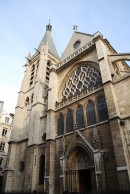 Vue de la façade de l'église. Cliché personnel (nov. 2009)