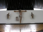 Le Calvaire de l'ancienne église du Noirmont réinstallé dans la nouvelle église. Cliché personnel (début 2006)