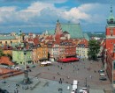Vue du centre de Varsovie avec la cathédrale (en briques rouges). Crédit: //qctop.com/articles/varsovie.htm