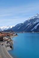 Le lac de Brienz depuis le parvis de l'église. Cliché personnel (mars 2010)