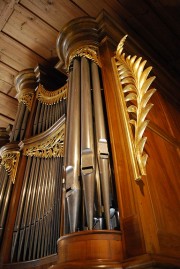 Une dernière vue des dorures du buffet de l'orgue. Cliché personnel