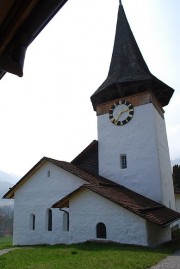 Vue extérieure de l'église d'Oberwil i. Simmental. Cliché personnel (avril 2010)