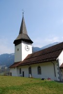 Vue extérieure de l'église de Boltigen. Cliché personnel (avril 2010)