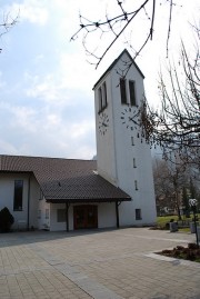 Vue de l'église réformée de La Lenk. Cliché personnel (avril 2010)