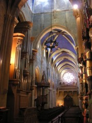 Collégiale de Neuchâtel. Nef en direction de l'ouest. Cliché personnel