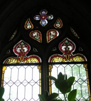 Vitrail du choeur dans l'église des Verrières. Cliché personnel