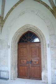 Porche gothique de l'église (aux environs du 15ème s.). Cliché personnel