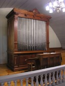 Orgue du Temple des Bayards. Cliché personnel (mai 2007)