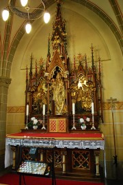 Autel secondaire Nord: consacré à la Vierge du Rosaire. Cliché personnel