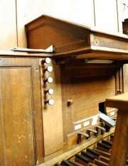 Vue de la console de l'orgue. Cliché personnel